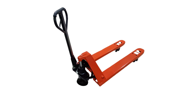 How are manual hydraulic forklifts used for daily material handling in warehouses?